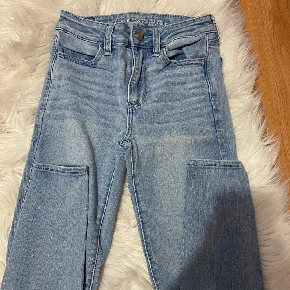 American Eagle size 2 light wash jeggings